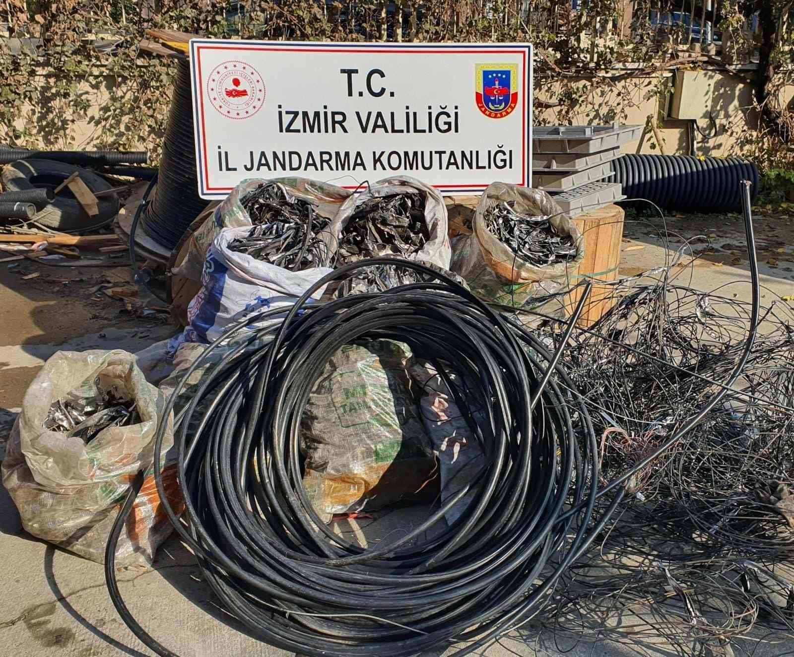 Kablo hırsızları suçüstü yakalandı #izmir