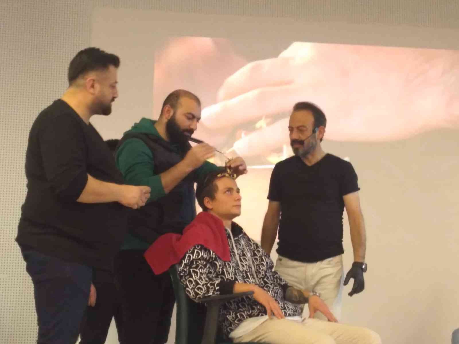Manisalı kuaförler bilgi paylaşımı için bir araya geldi #manisa