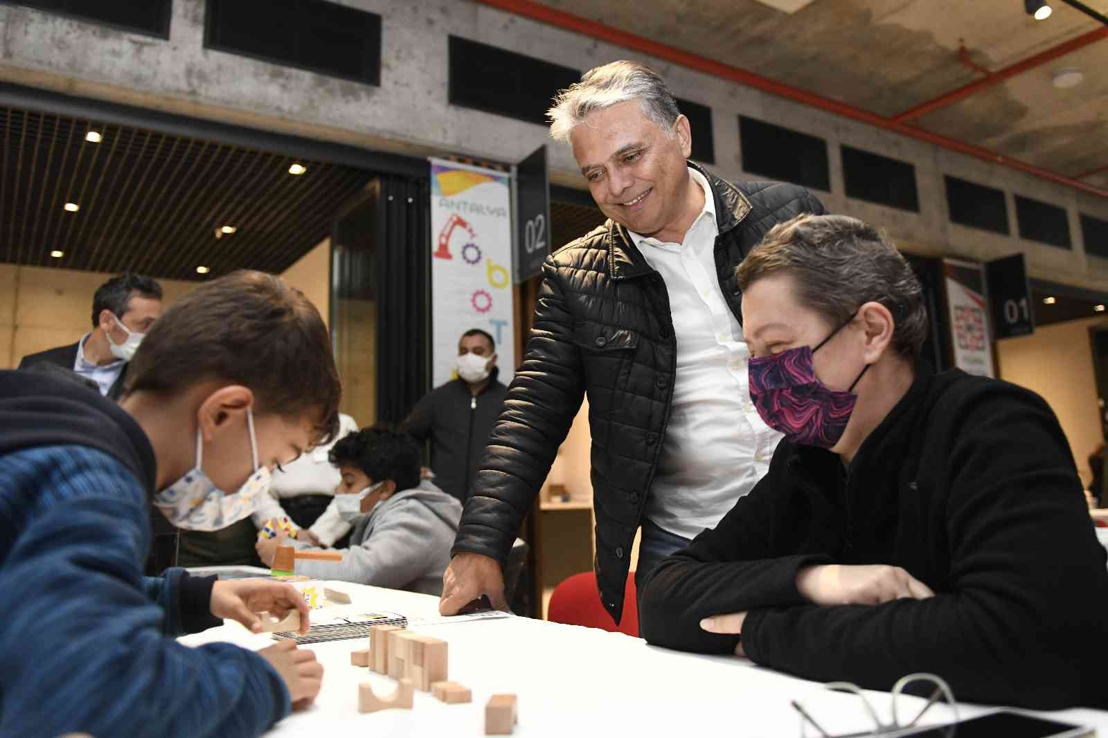Çocuklar, Akıl ve Zeka Oyunları Buluşması’nda bir araya geldi #antalya