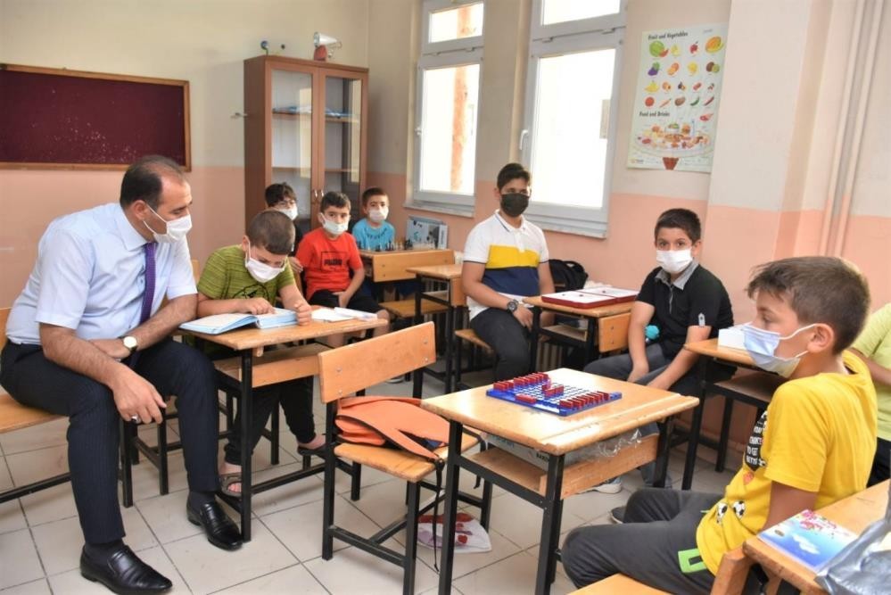 Milli Eğitim AR-GE’den kitap bağışı kampanyası #erzincan