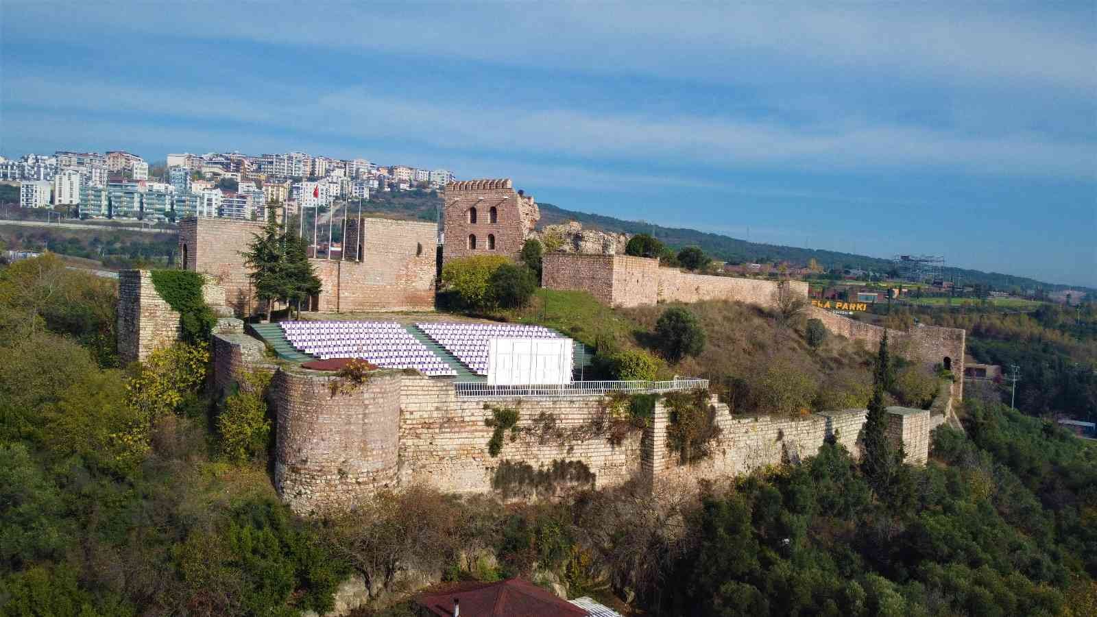 Bizans’ın en önemli savunmalarından olan bu kale 9 asırdır ayakta duruyor