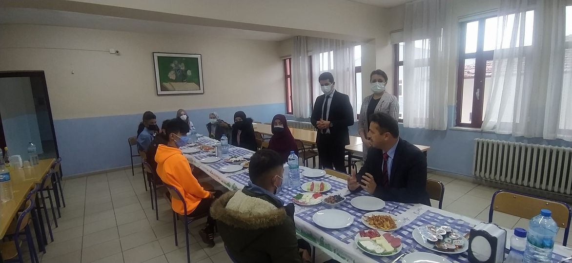 Daday’da imam hatip lisesi öğrencileri kahvaltıda buluştu #kastamonu