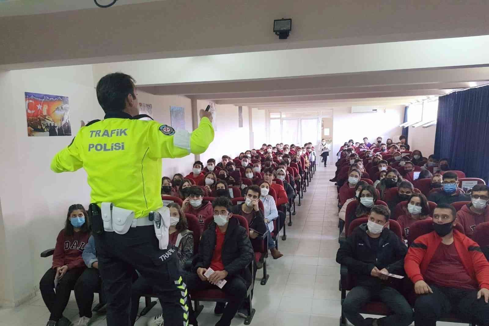 Dalaman’da öğrencilere trafik güvenliği ve KADES eğitimi