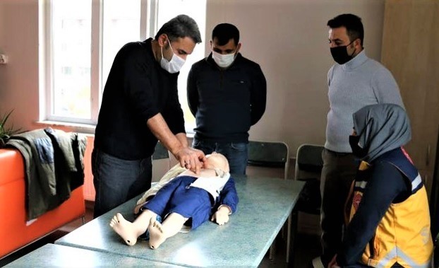 Sağlıkçılardan polislere ilk yardım kursu #erzincan