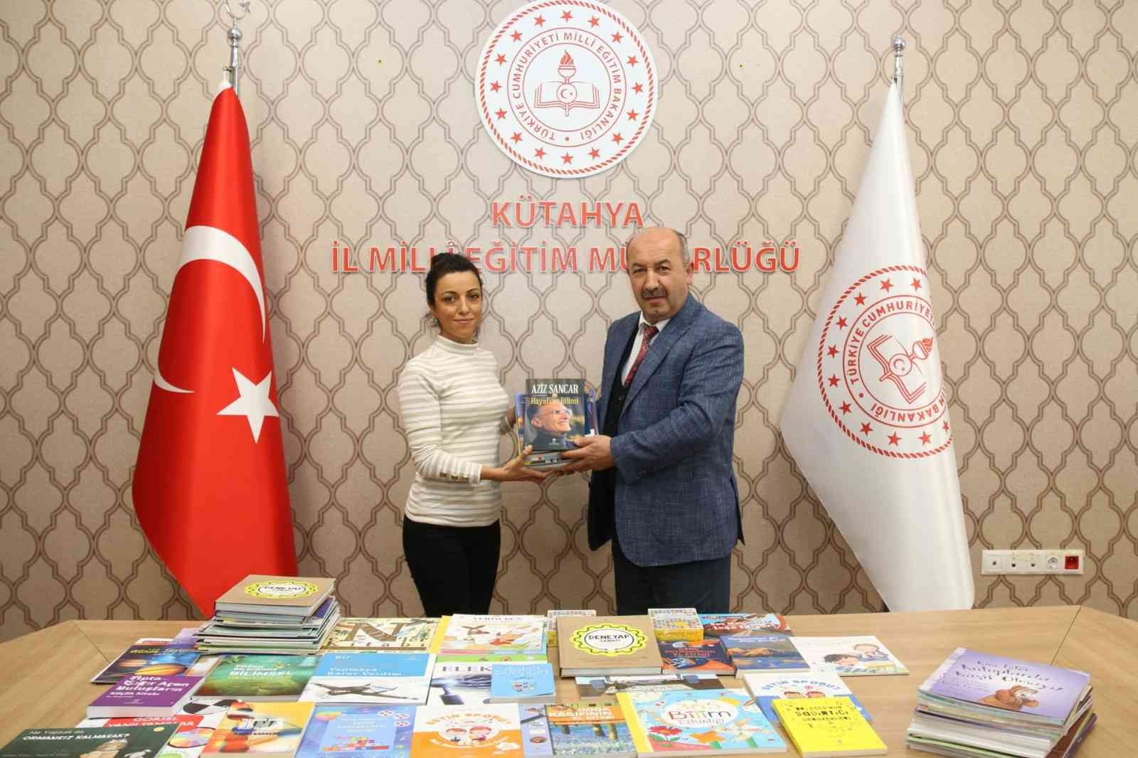Kütahya’da okullara 13 bin 200 kitap dağıtıldı #kutahya