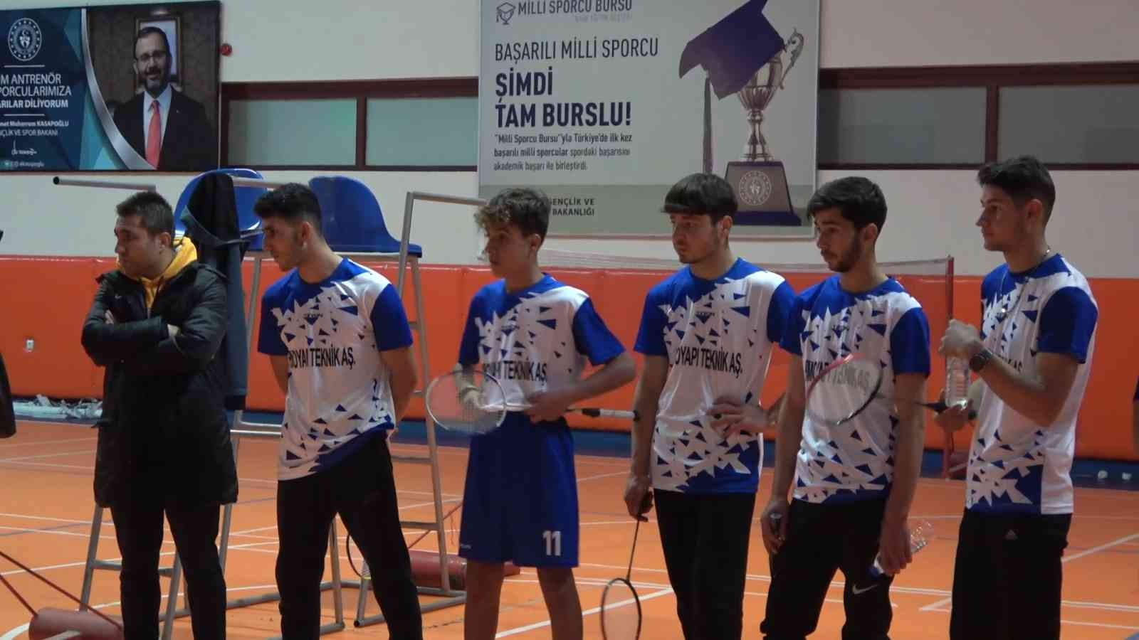 Okullar arası badminton il birinciliği müsabakaları başladı #bitlis