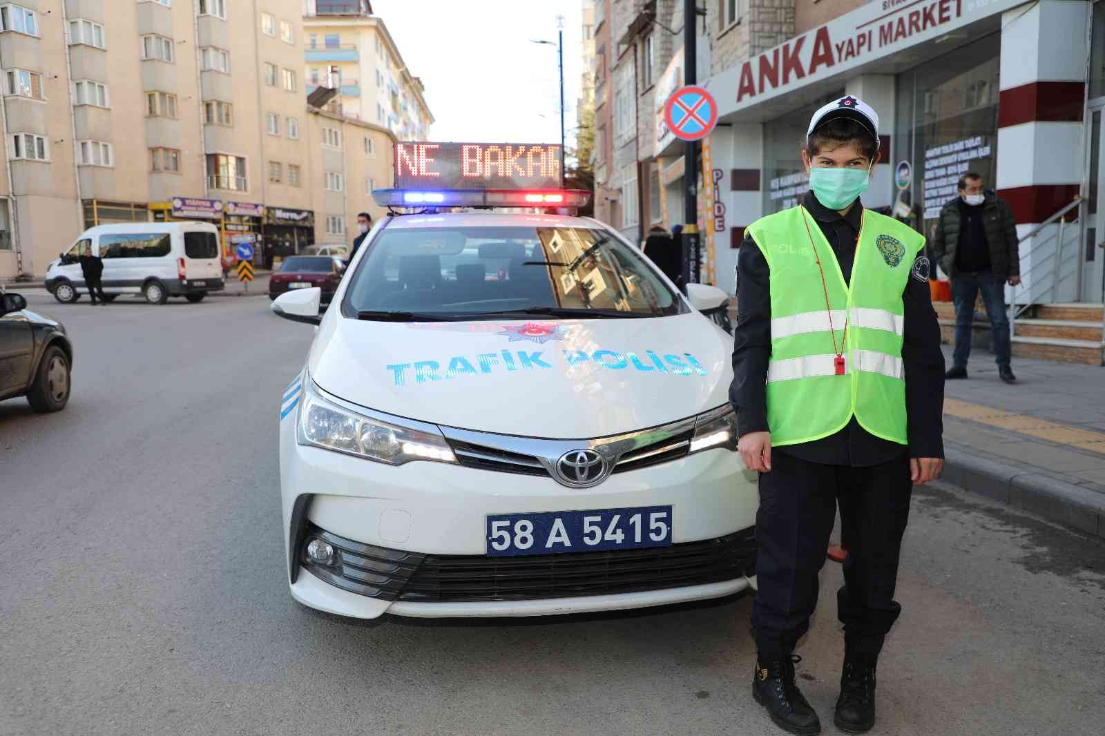 Engelli kız çocuğunun polis olma hayali gerçek oldu #sivas