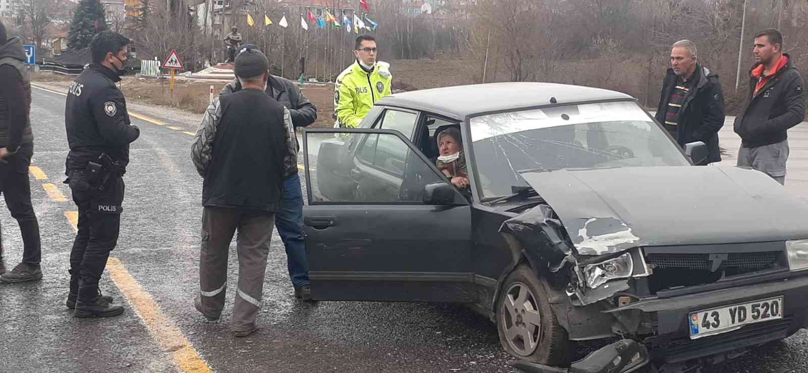 Domaniç’te trafik kazası: 1 yaralı #kutahya