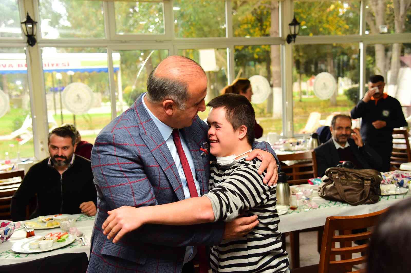 İncirliova Belediye Başkanı Kaya, engelli bireyler ile bir araya geldi #aydin