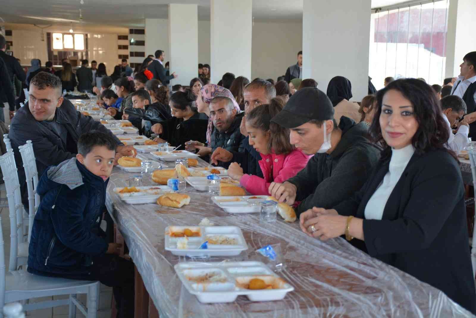 Silopi’de engelliler yöresel şarkılar eşliğinde doyasıya eğlendi