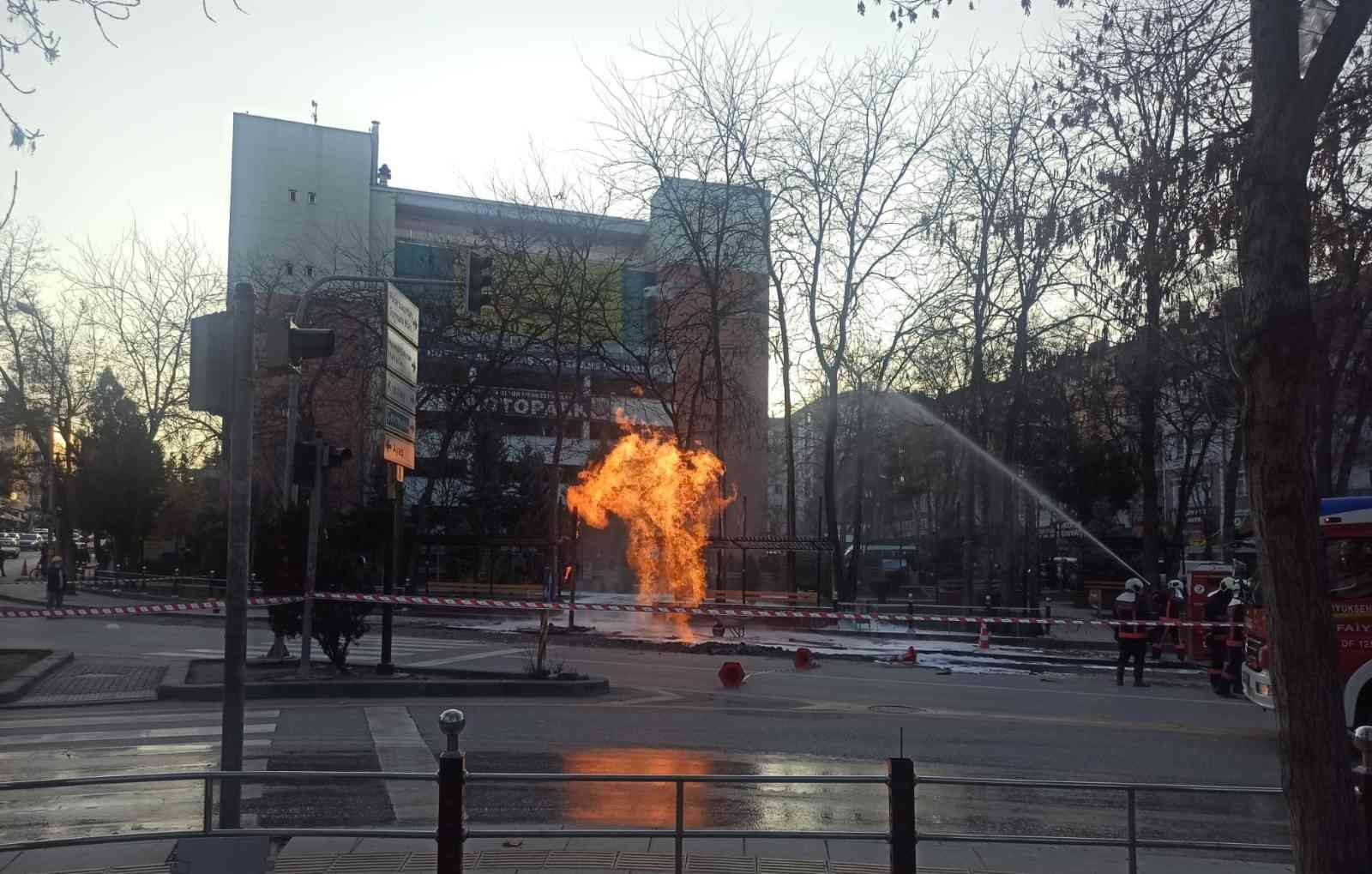 Ankara’da doğalgaz borusu patladı #ankara