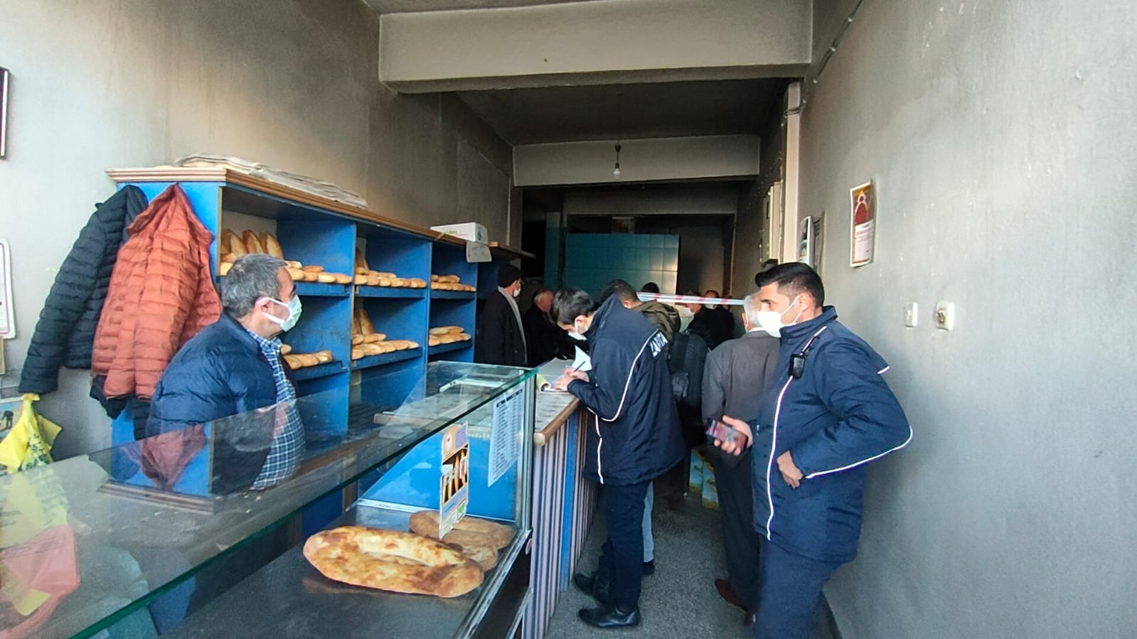 Erciş’te yüksek fiyata ekmek satan 42 fırına ceza #van