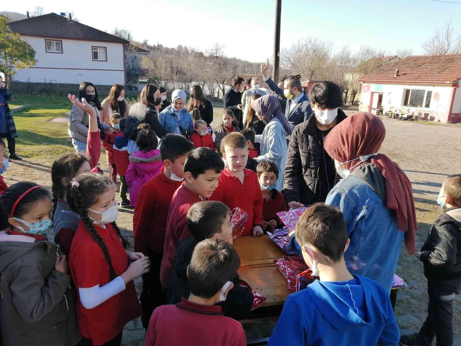 Zonguldak BEÜ öğrencileri Bakiler İlkokulu’nu ziyaret etti