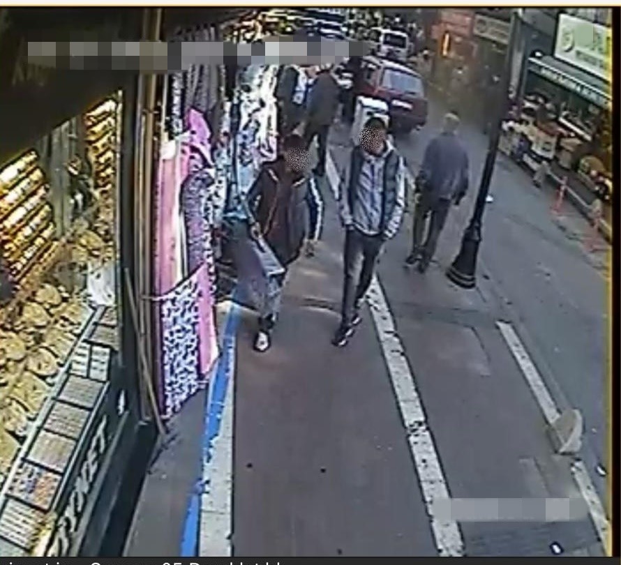 Kanepe örtüsü çalan şahıs kameralara yakalandı #malatya