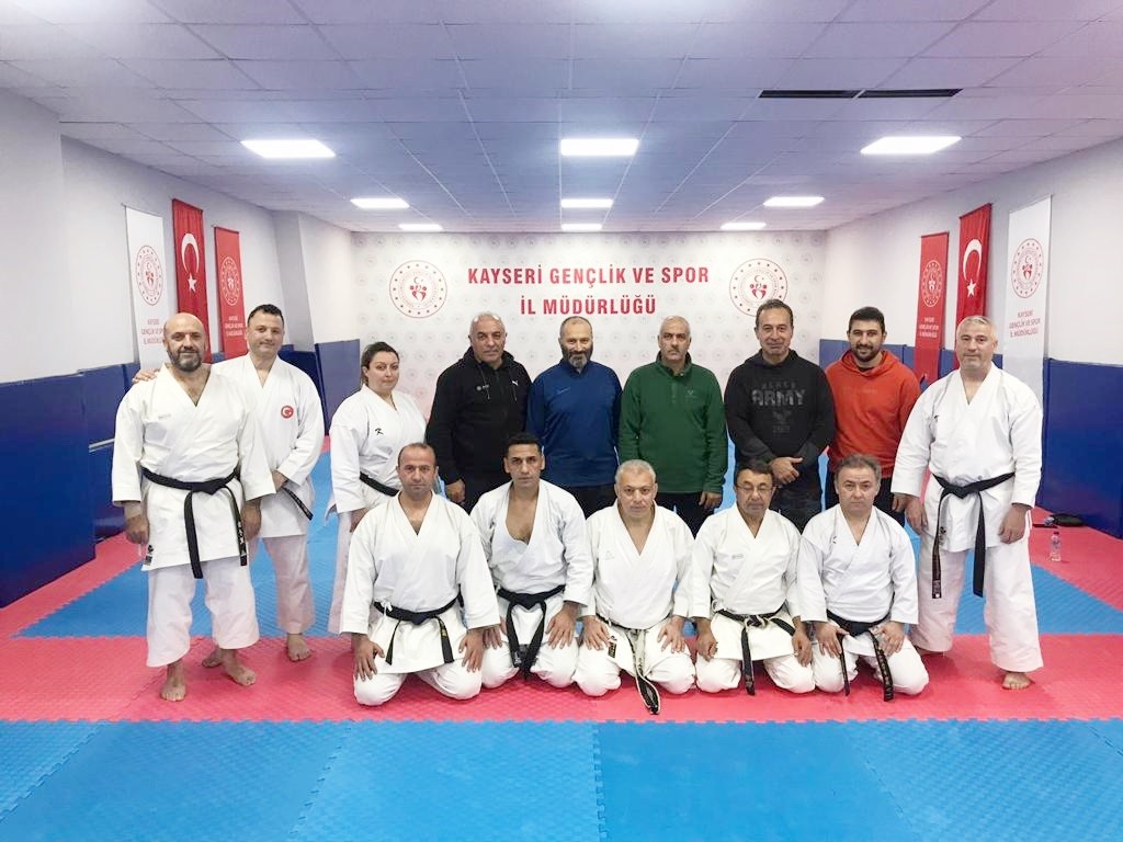 Karate antrenörlerinin 5. kademe  kursları tamamlandı #diyarbakir