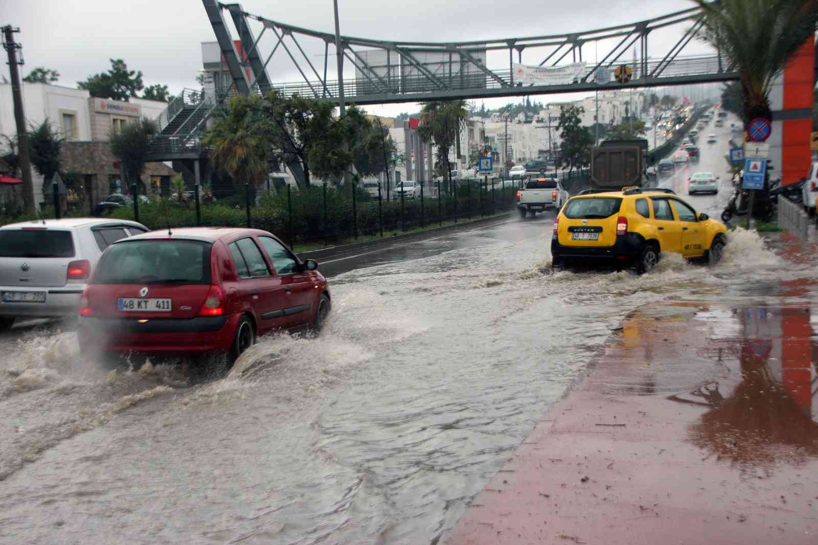 Meteorolojiden Muğla’ya şiddetli yağış uyarısı #mugla