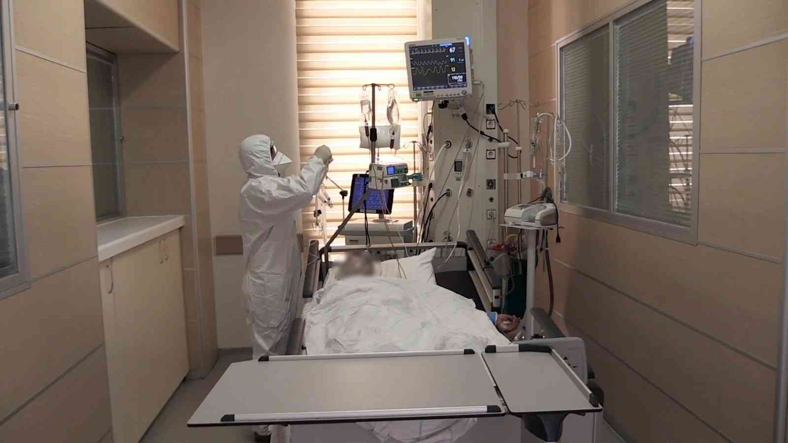 Sağlık çalışanları aşı olmayan hastaların pişmanlığına tanıklık ediyor #mus