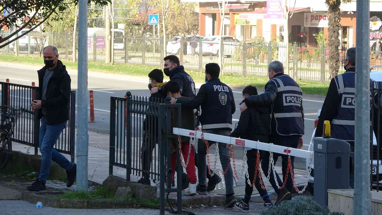 Çaldıkları otomobil ile İstanbul’a kaçan 3 çocuk adliyeye sevk edildi #ordu