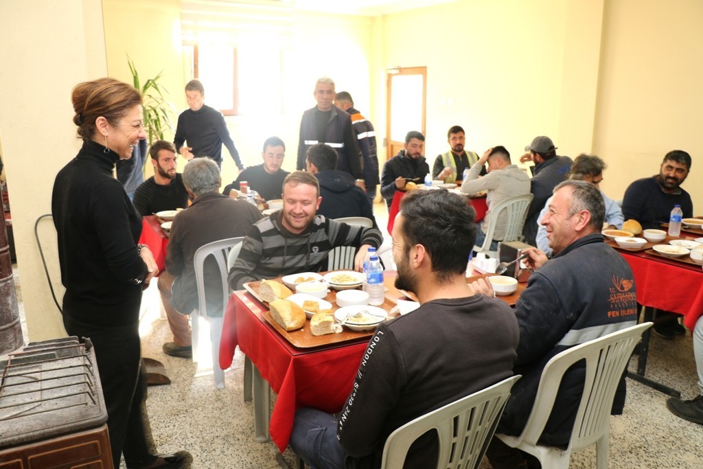 Başkan Köse, işçi personeli iel yemekte bir araya geldi #karabuk