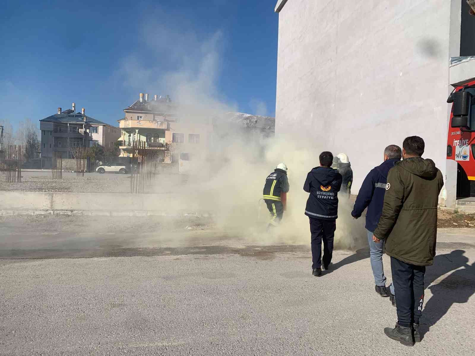 Muradiye’de trafo yangını #van