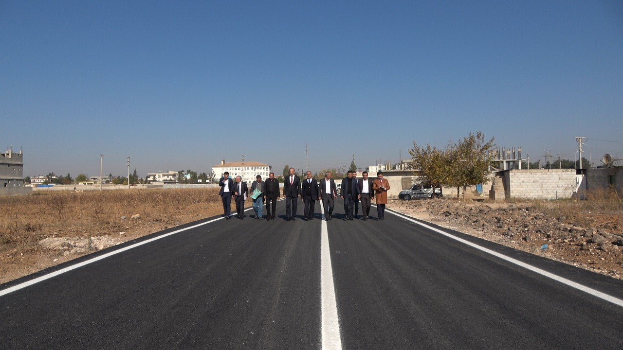 Akçakale’de yol yapım çalışmaları sürüyor