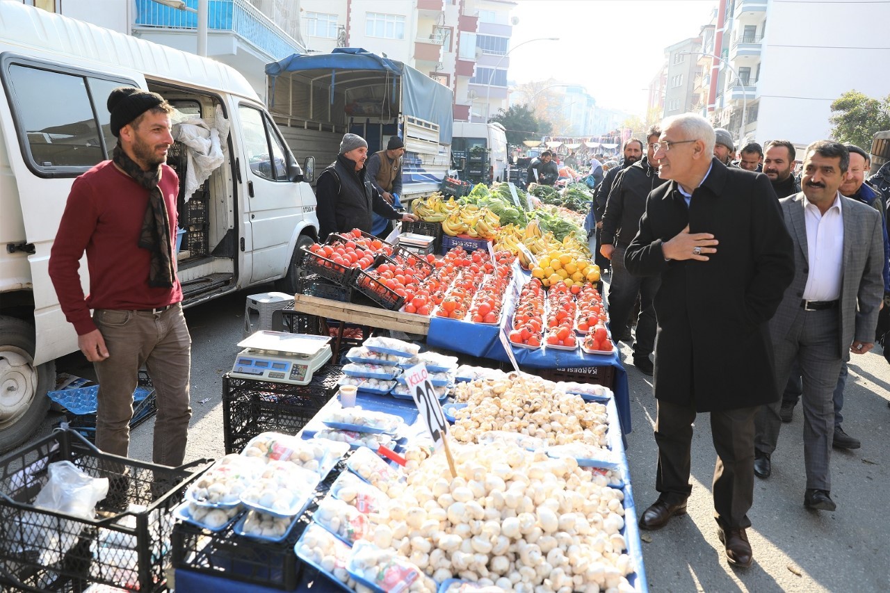 Başkan Güder, pazarcı esnafının taleplerini dinledi #malatya