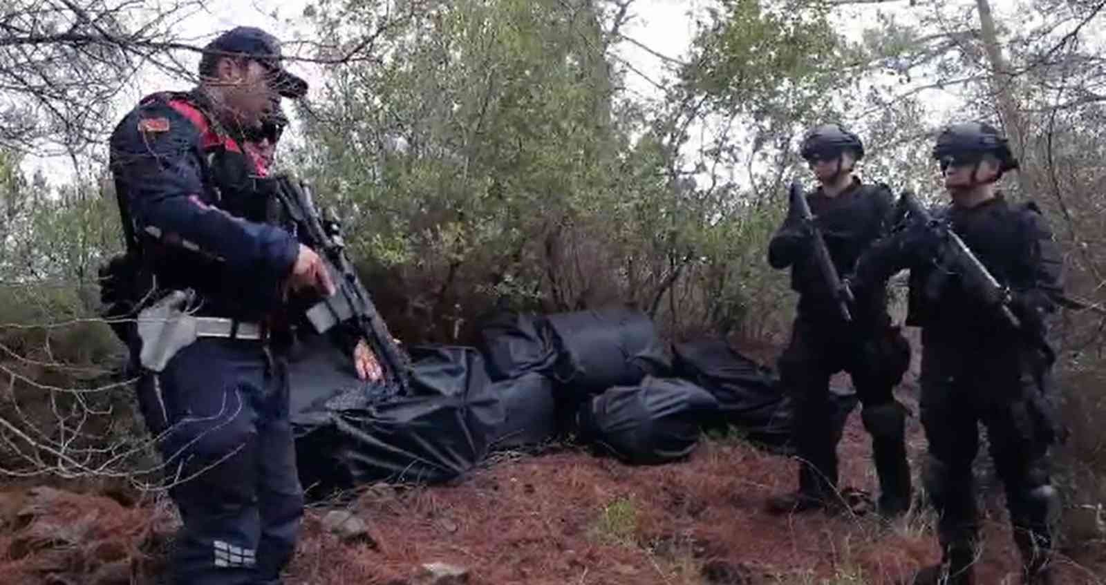 Muğla açıklarında Arnavutluk’tan Türkiye’ye getirilmek istenen 1,5 ton uyuşturucu ele geçirildi #mugla