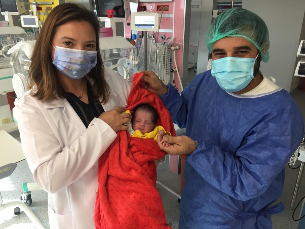Annesi Covid olan Hamza bebek 4 günlükken literatüre girdi #izmir