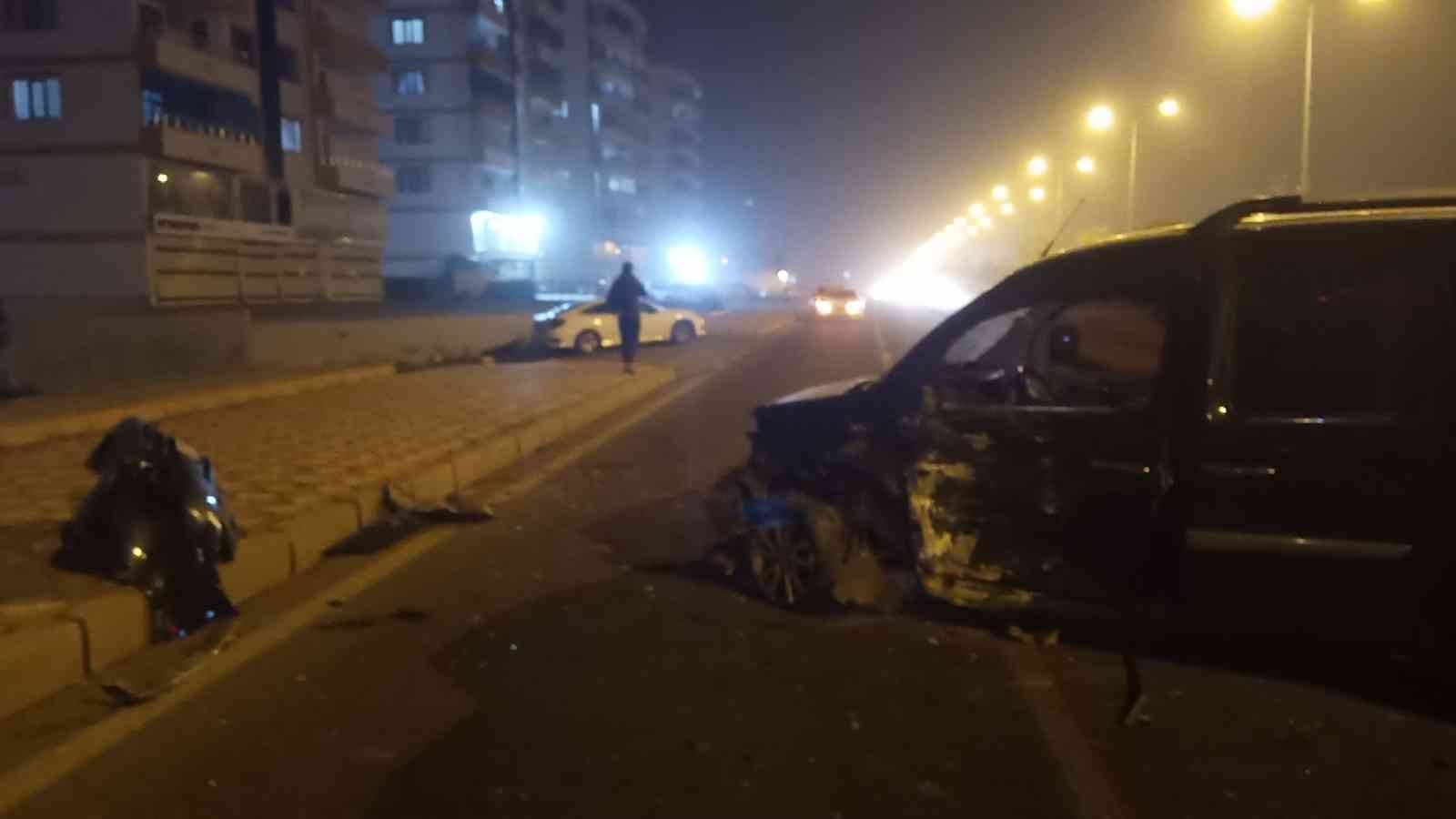 Diyarbakır’da yoğun sis kaza getirdi: 2 yaralı #diyarbakir