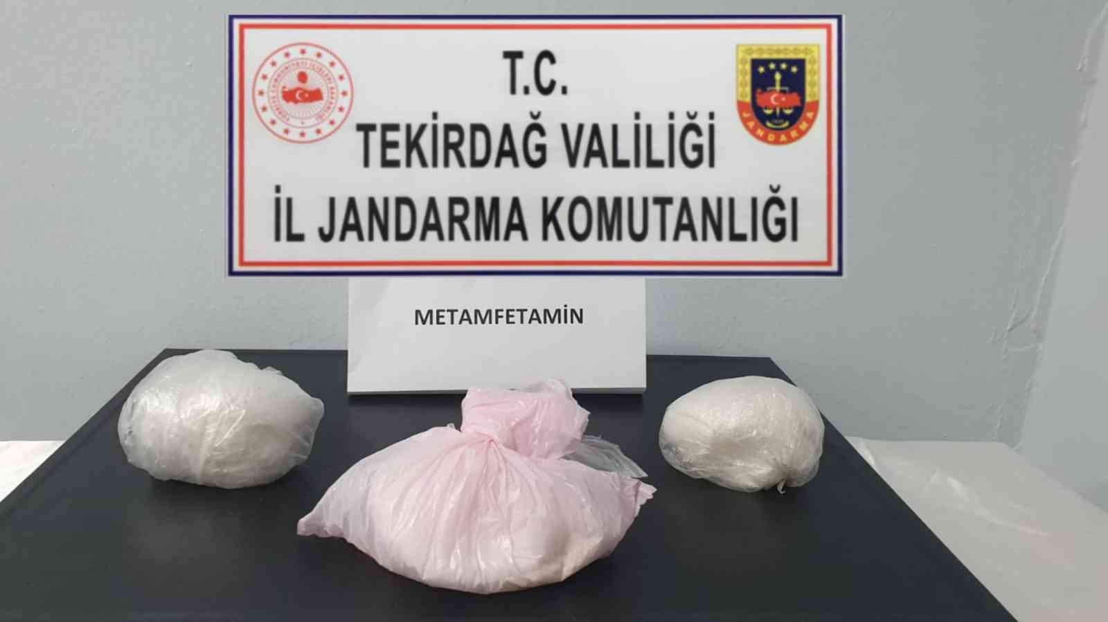 İstanbul’dan getirdikleri uyuşturucuyu Tekirdağ’da satarken yakalandılar #tekirdag