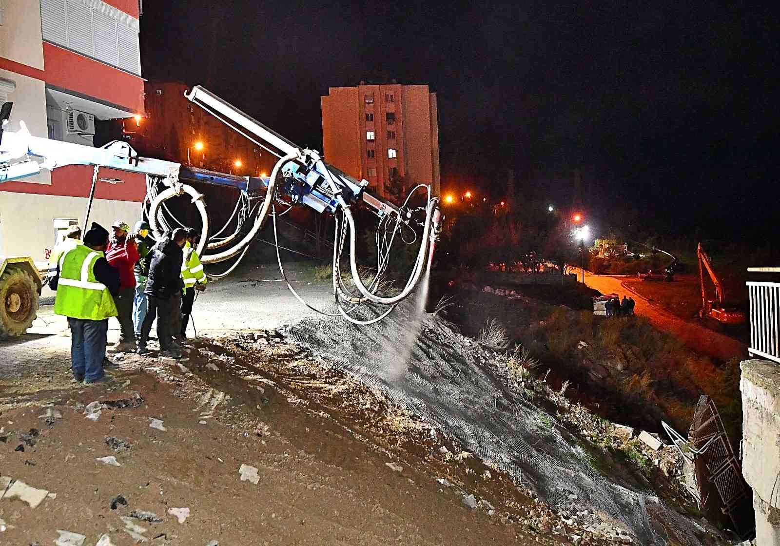 Narlıdere’de çöken istinat duvarına güvenlik önlemi #izmir