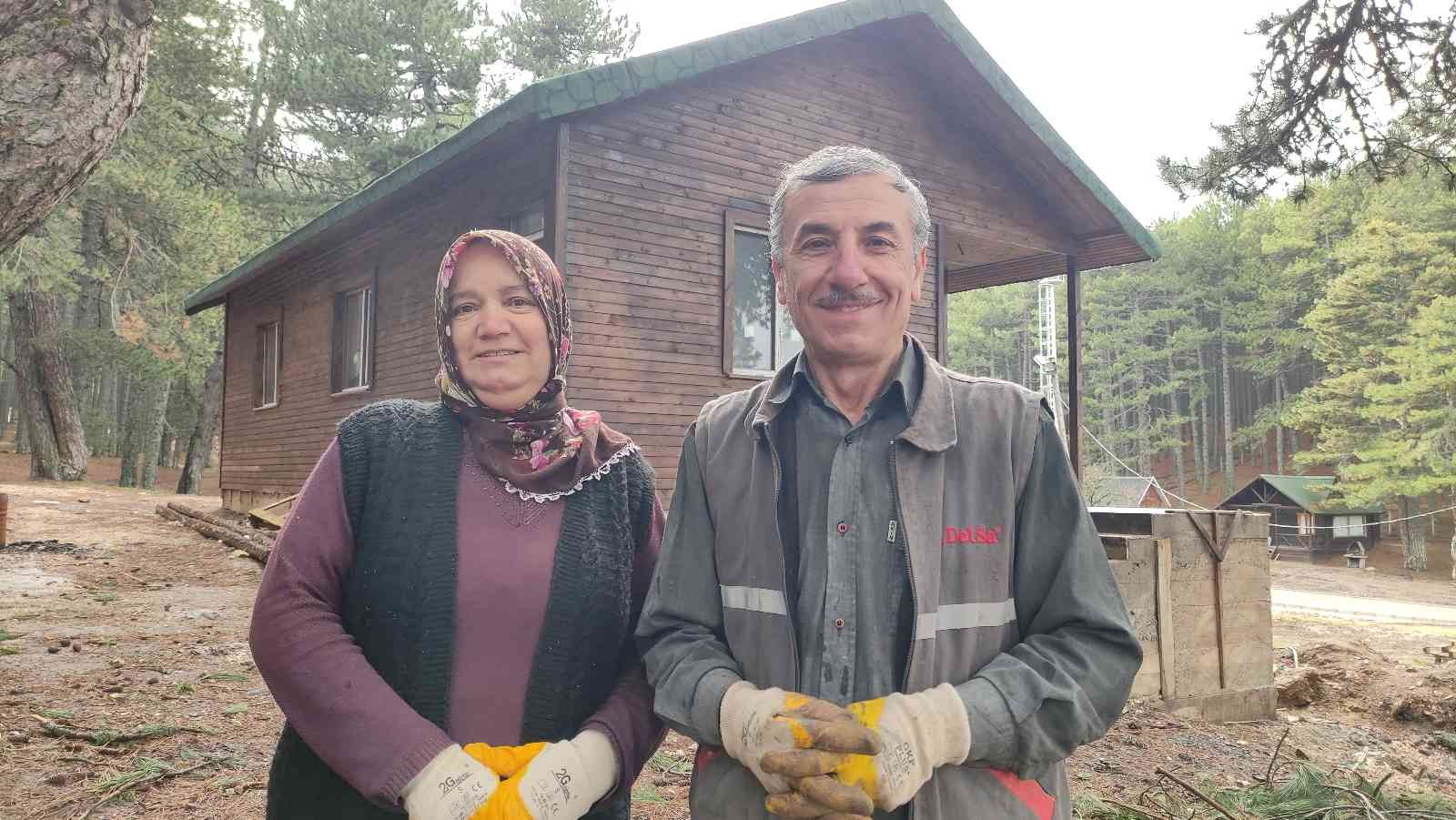 Böyle hayırseverler görülmedi... Bu camilerin hem malzemesi, hem işçiliği yaşlı çiftten