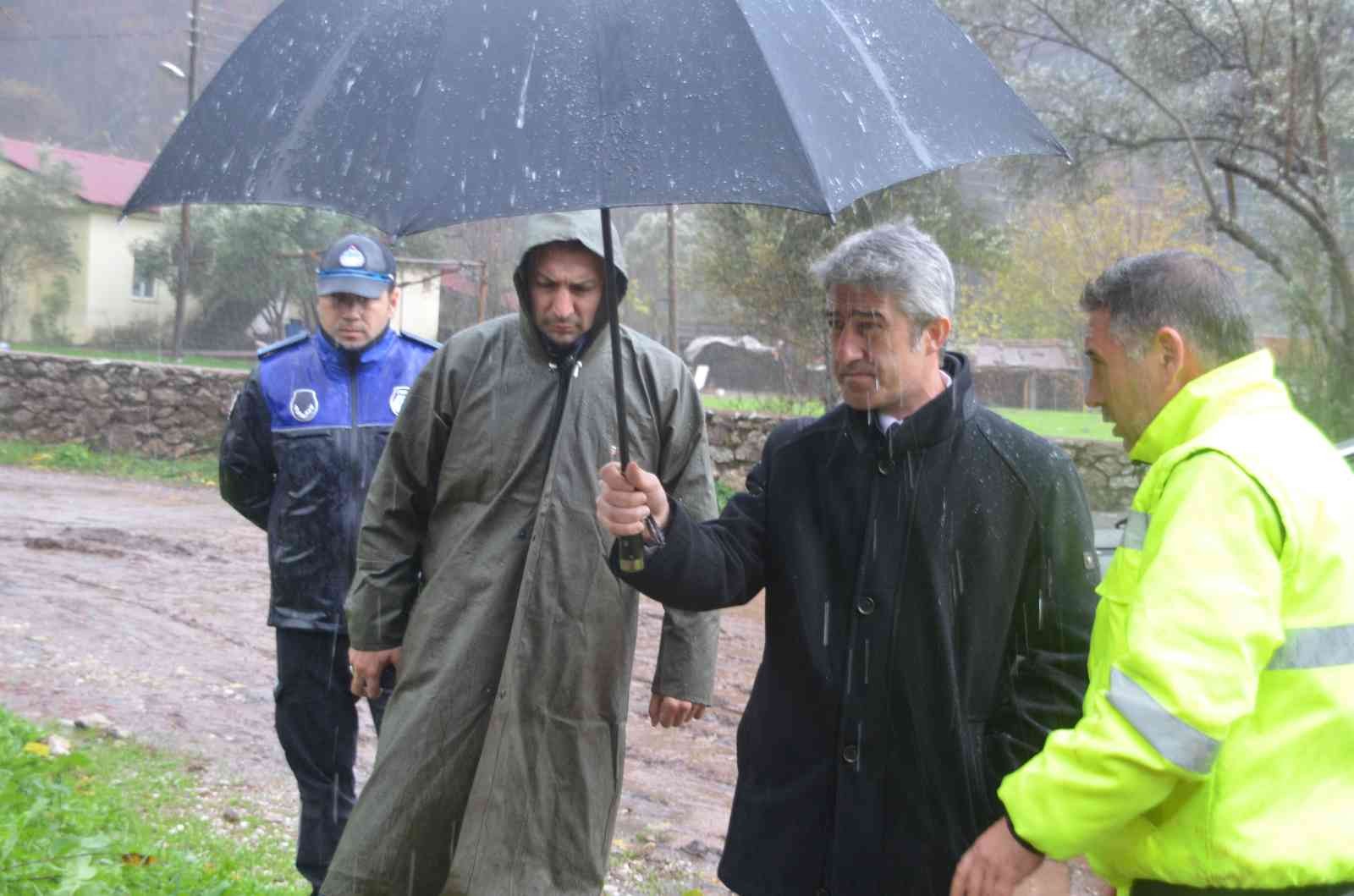 Başkan Oktay yağıştan zarar gören bölgelerde incelemelere devam ediyor #mugla