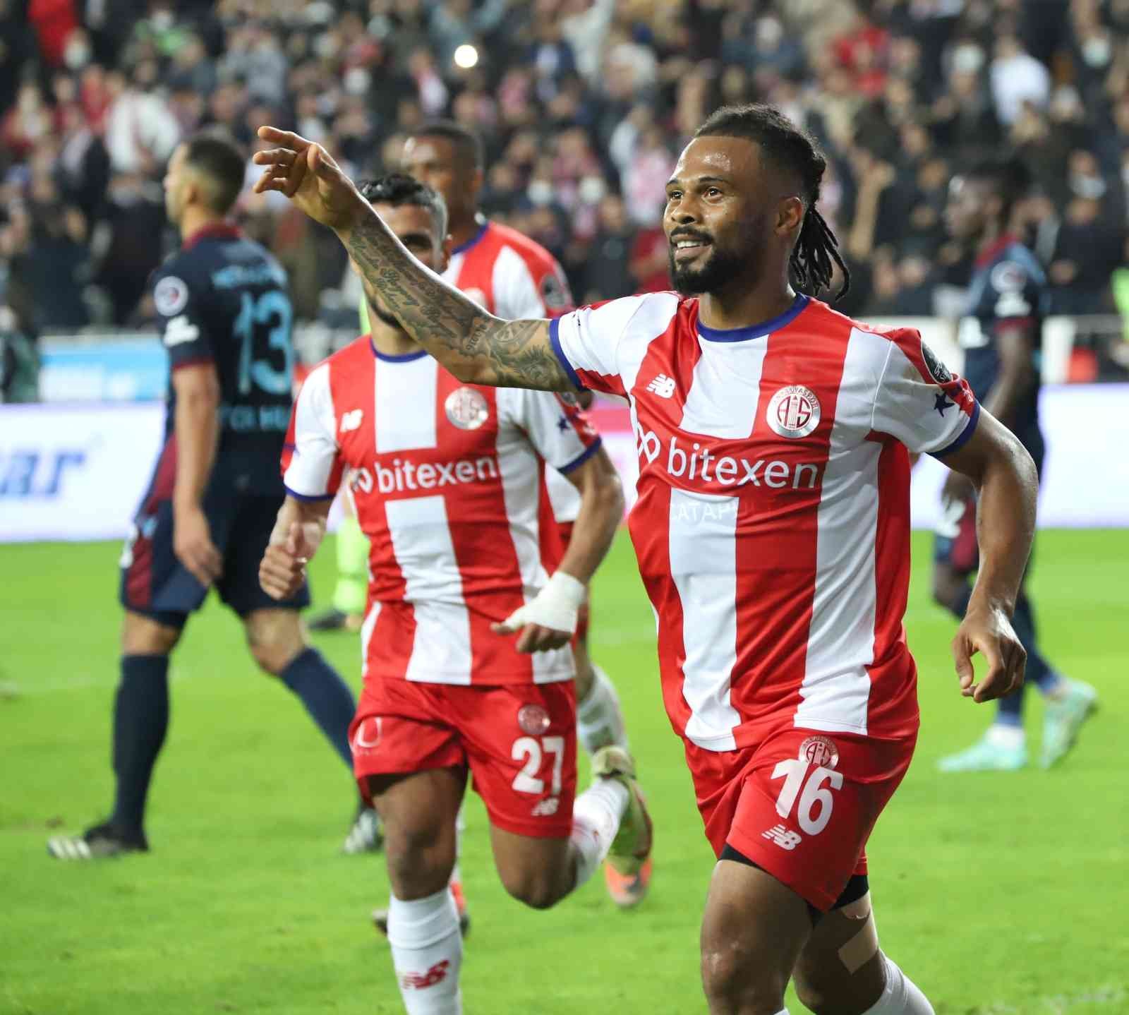 Süper Lig: FT Antalyaspor: 1 - Trabzonspor: 1 (İlk yarı) #antalya