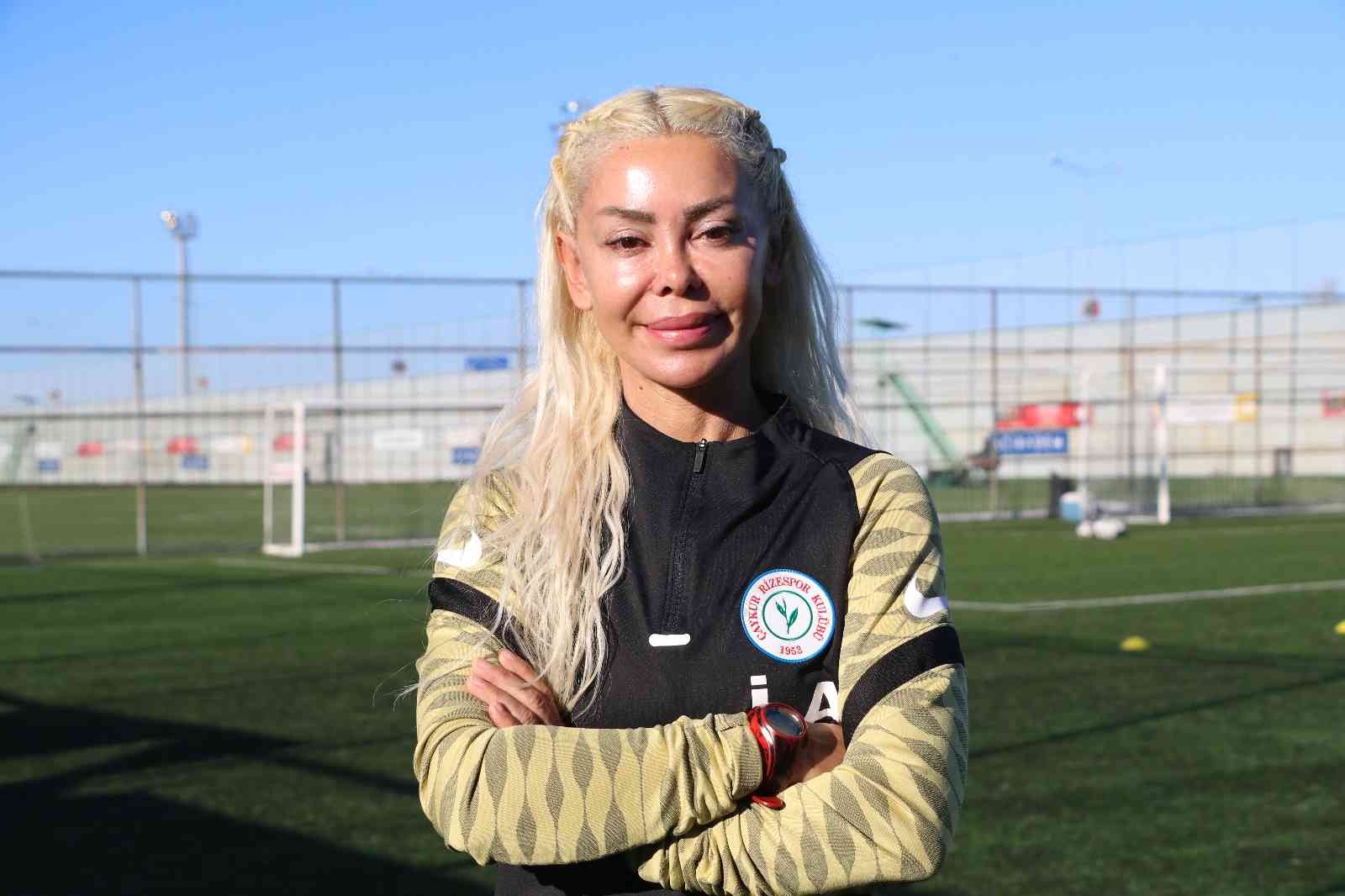 Rize’nin kadın futbolcuları ve teknik direktörü hedefe kilitlendi #rize