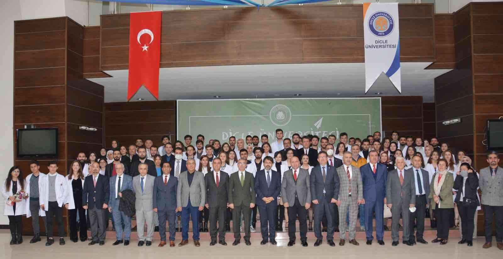 Veteriner Fakültesi ’Beyaz Önlük Giyme Töreni’ gerçekleştirdi #diyarbakir