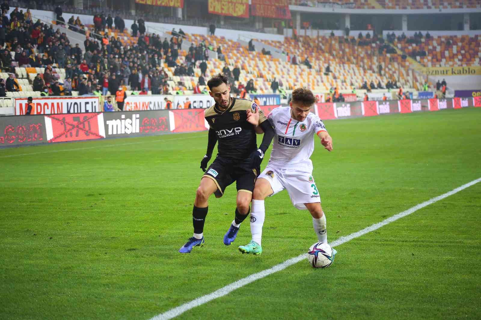 Süper Toto Süper Lig: Yeni Malatyaspor: 2 - Alanyaspor: 3 (ilk yarı) #malatya