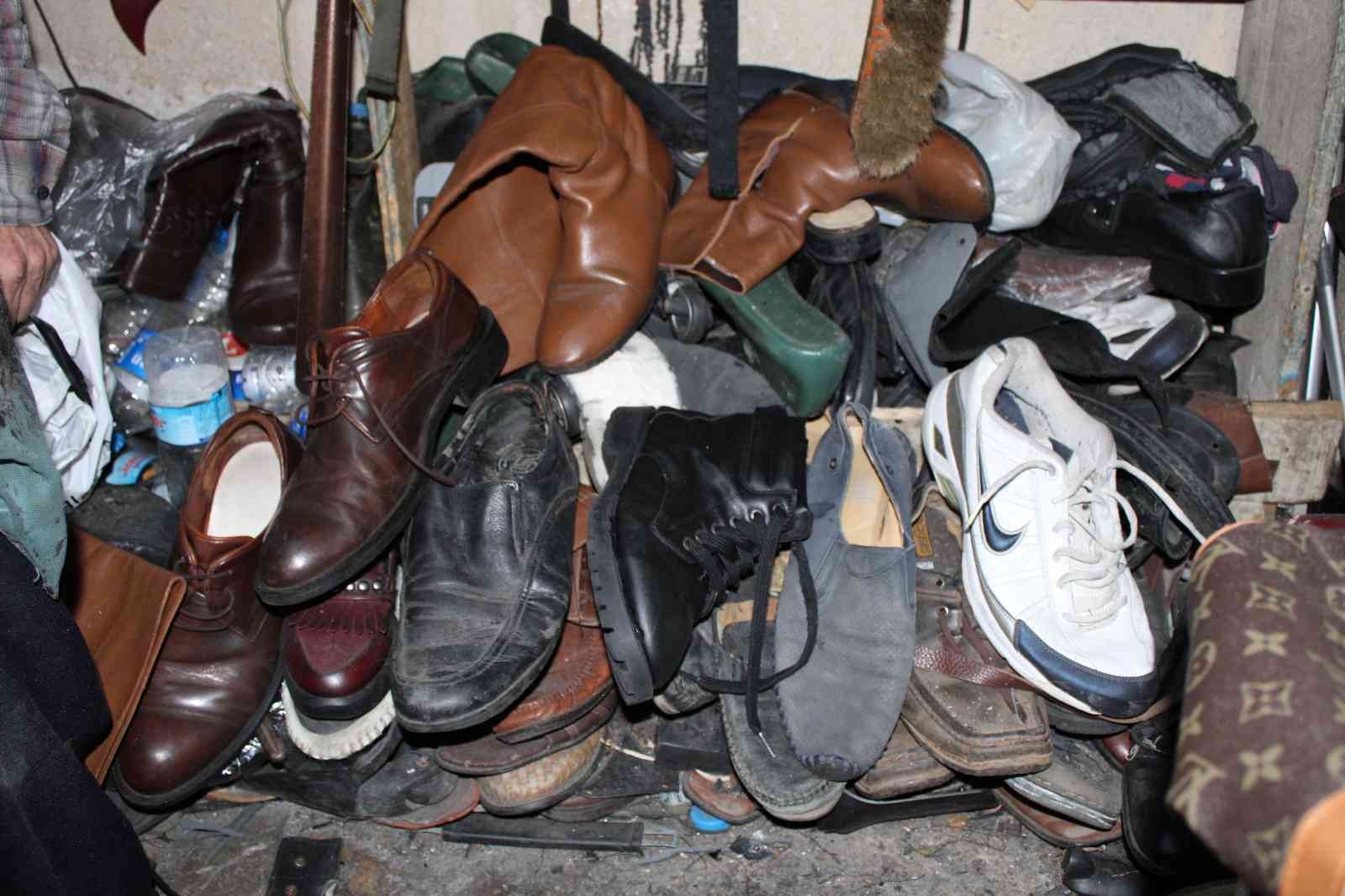 Bu ayakkabılar 10 yıldır sahiplerini bekliyor #aydin