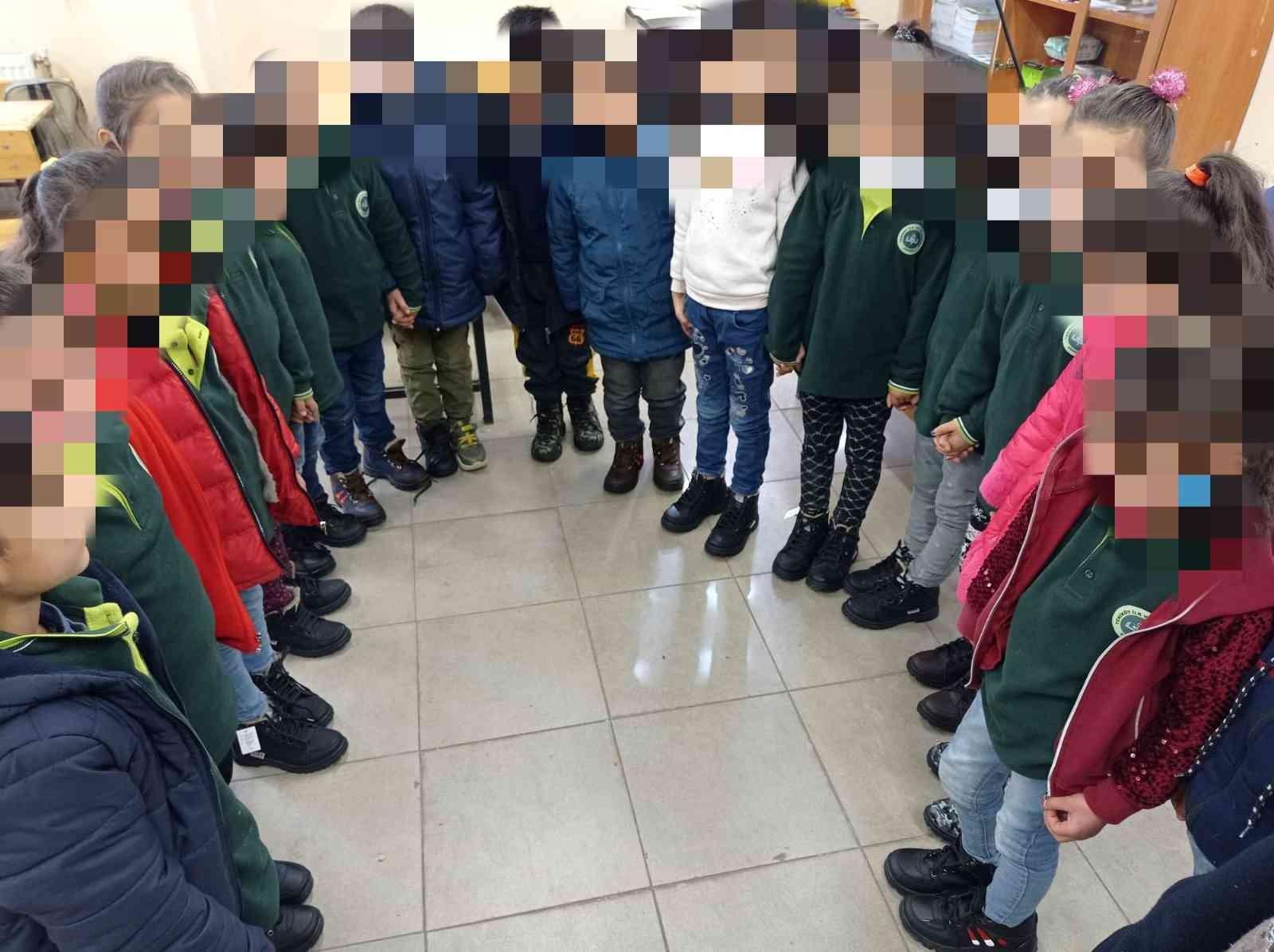 Çüngüş Çaybaşı Köyü Derneği’nden öğrencilere kışlık bot yardımı #diyarbakir