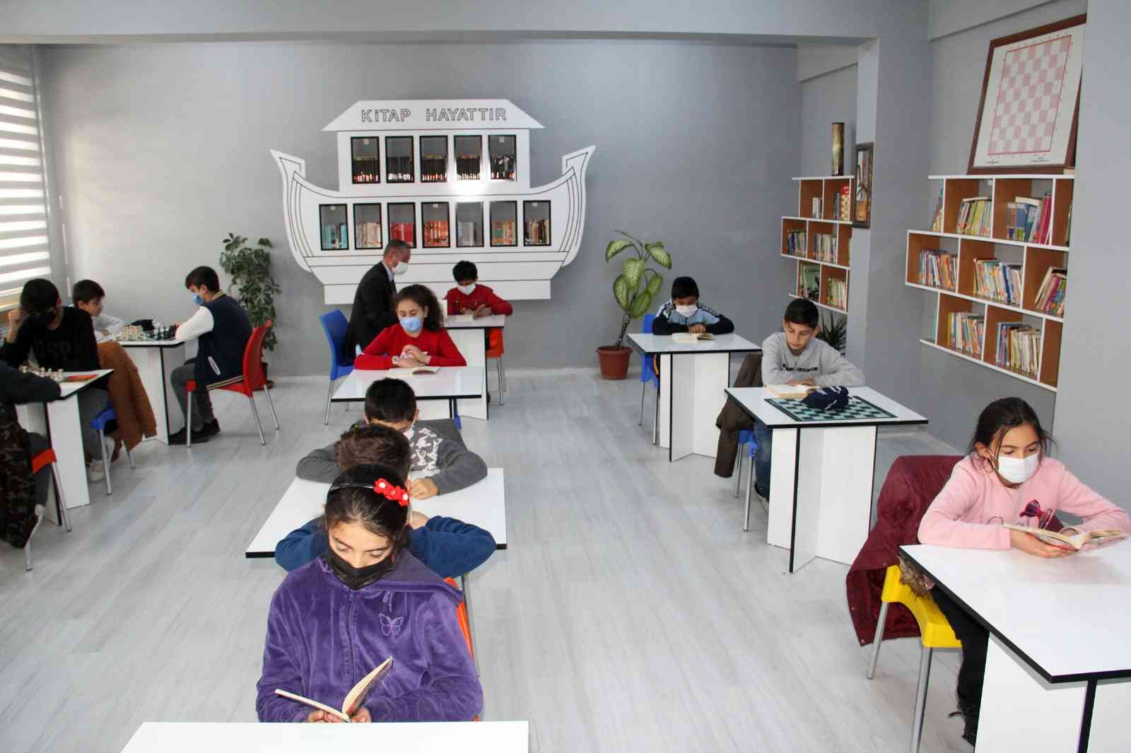 Ağrı, 554 okula kütüphane kurarak ülke genelinde birinci oldu #agri