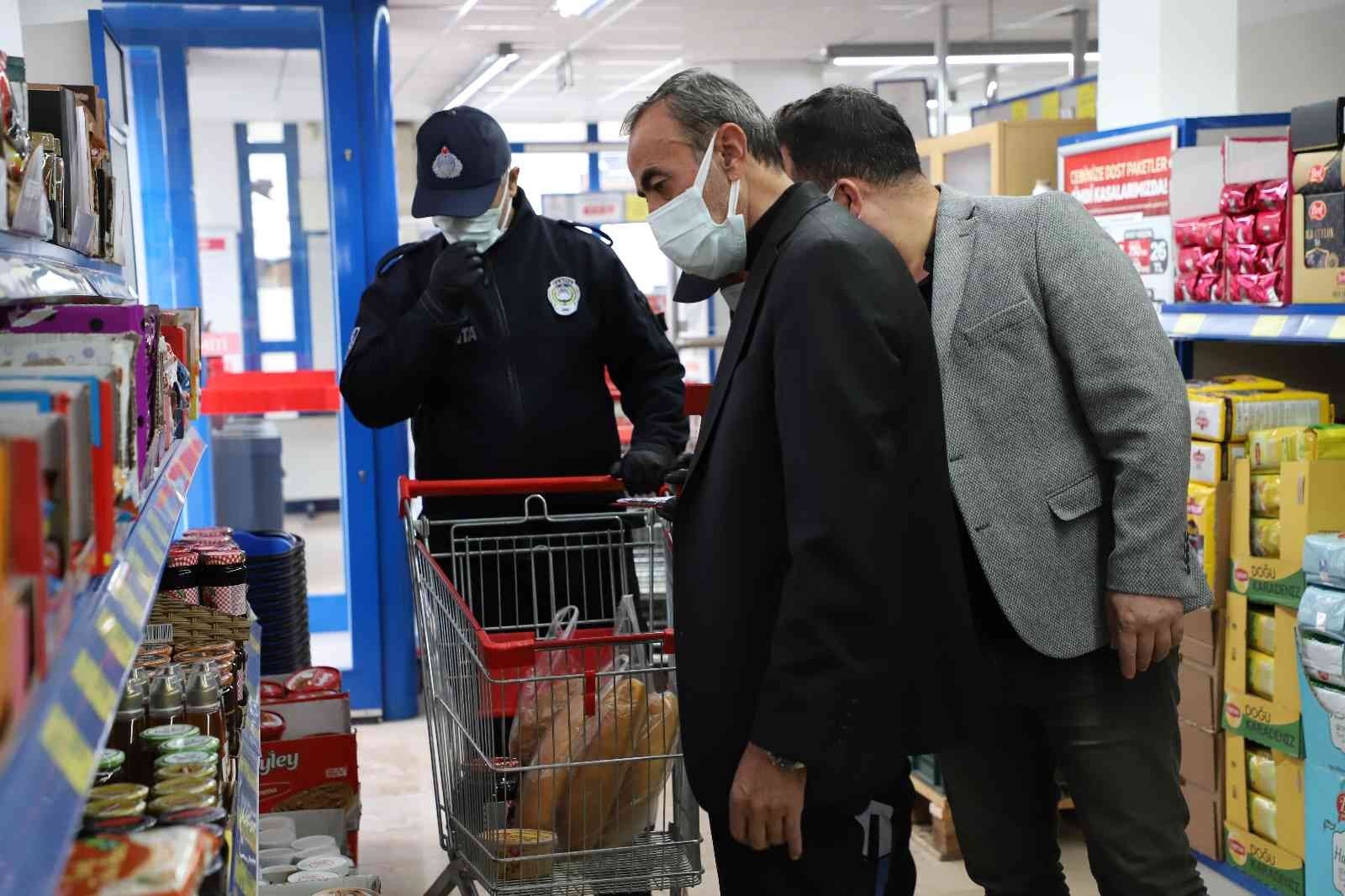 Tokat’ta zincir marketlerde fiyat etiketi denetimi