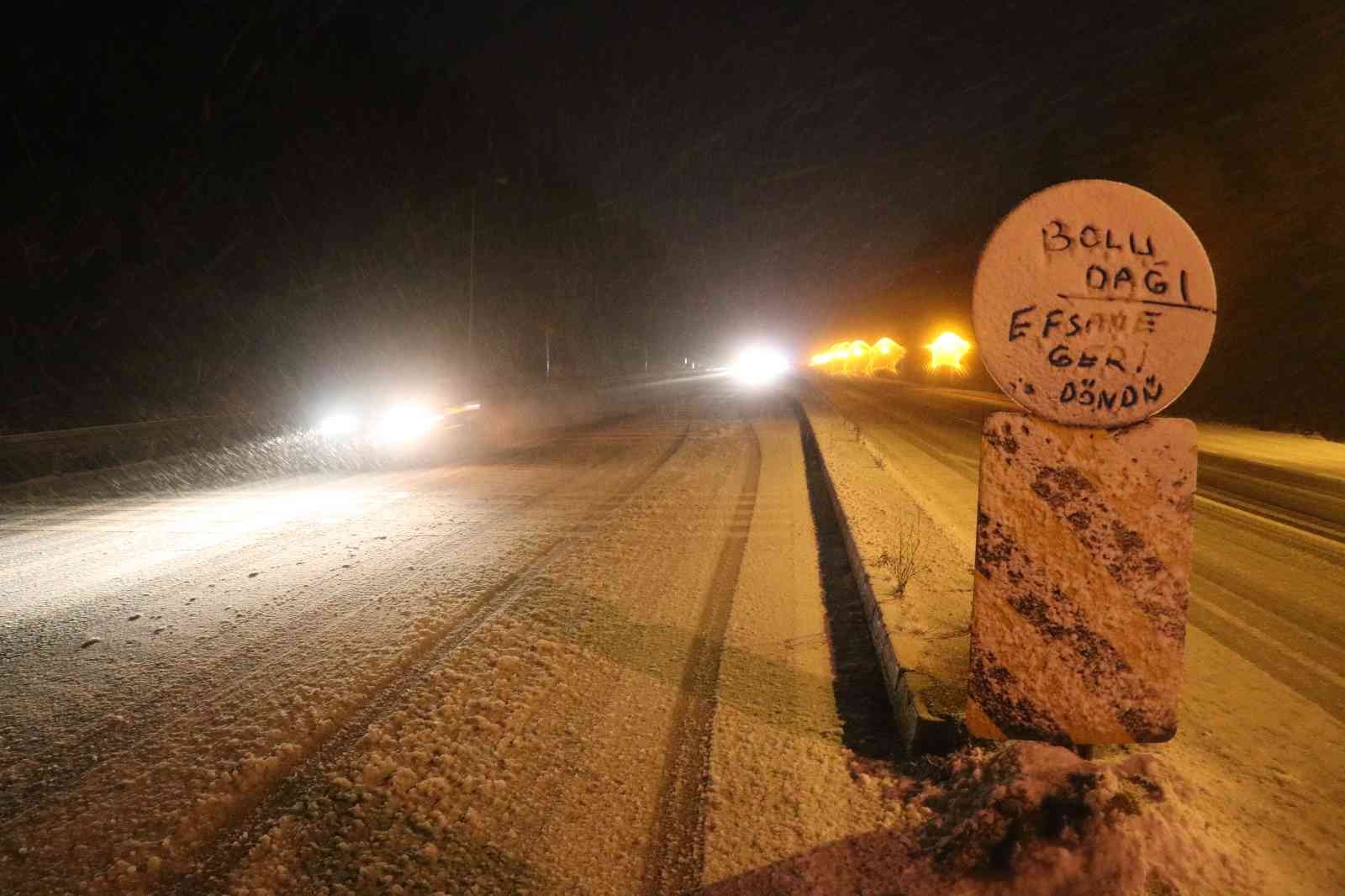 Bolu Dağı’nda yoğun kar yağışı etkili oluyor #bolu