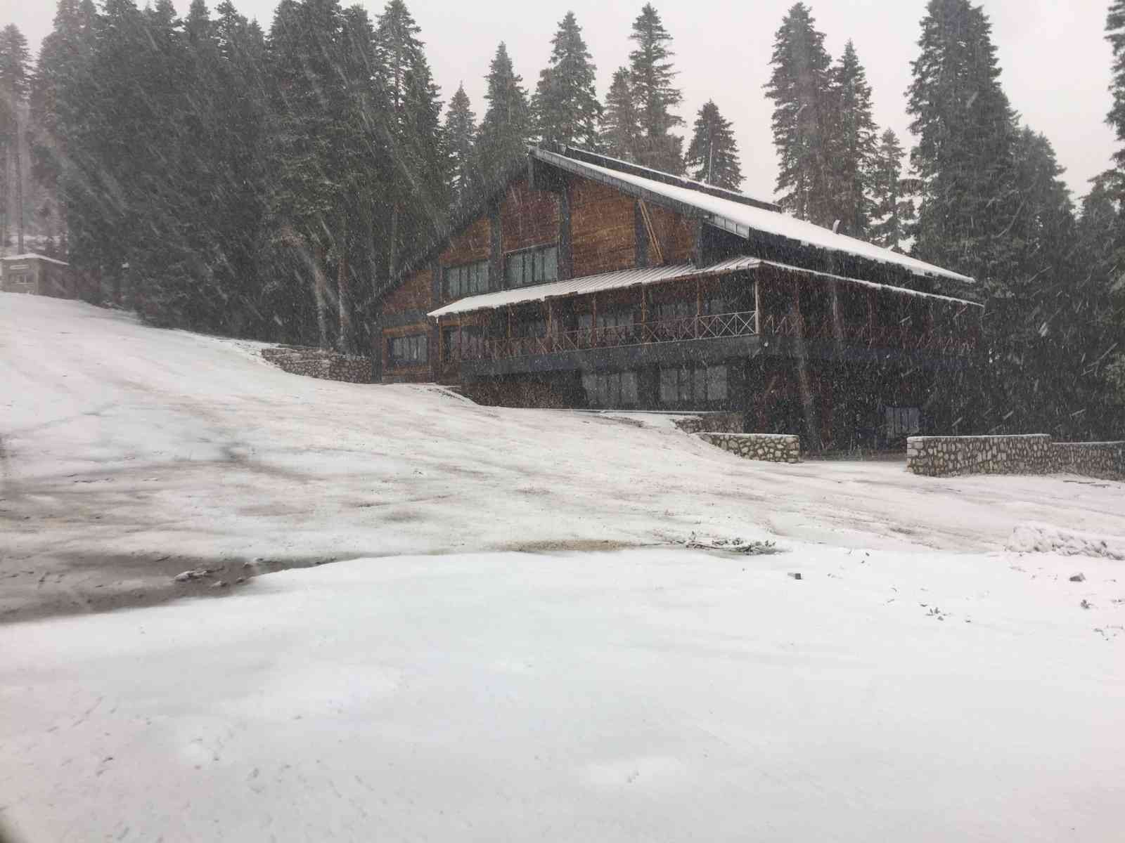 Ilgaz Dağı’nda kayak pistleri beyaza büründü #kastamonu