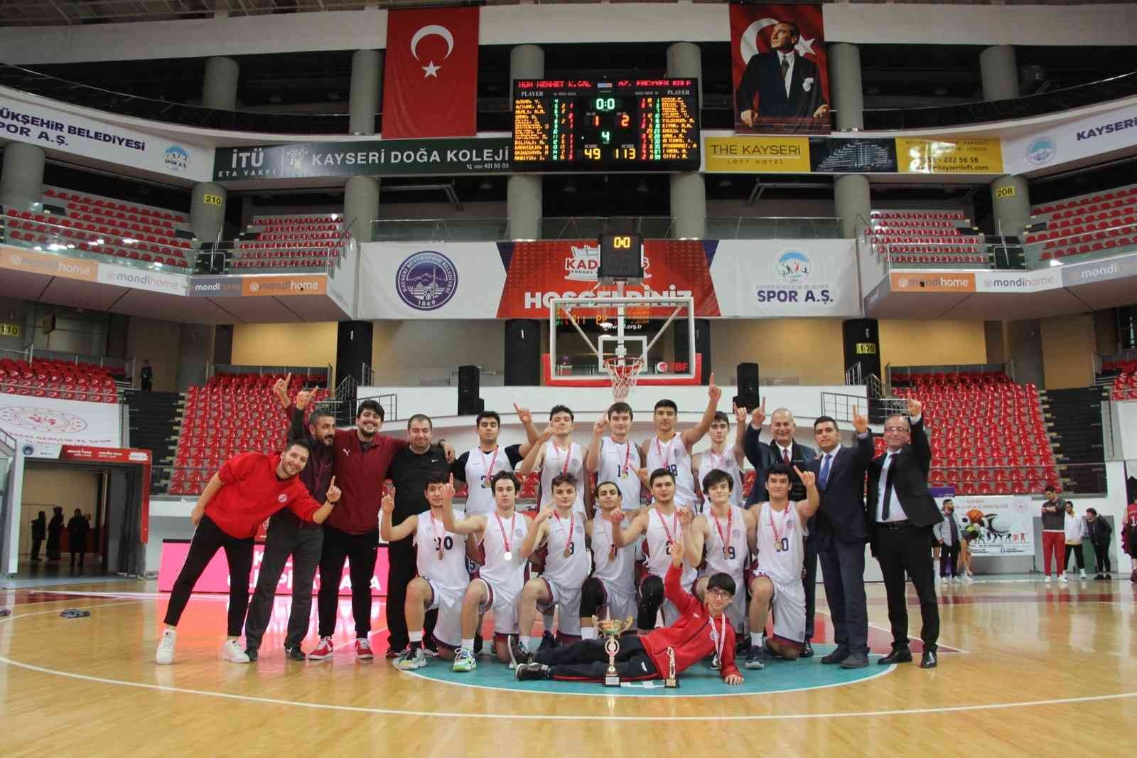 Erciyes Koleji’nin gençleri şampiyon oldu #kayseri