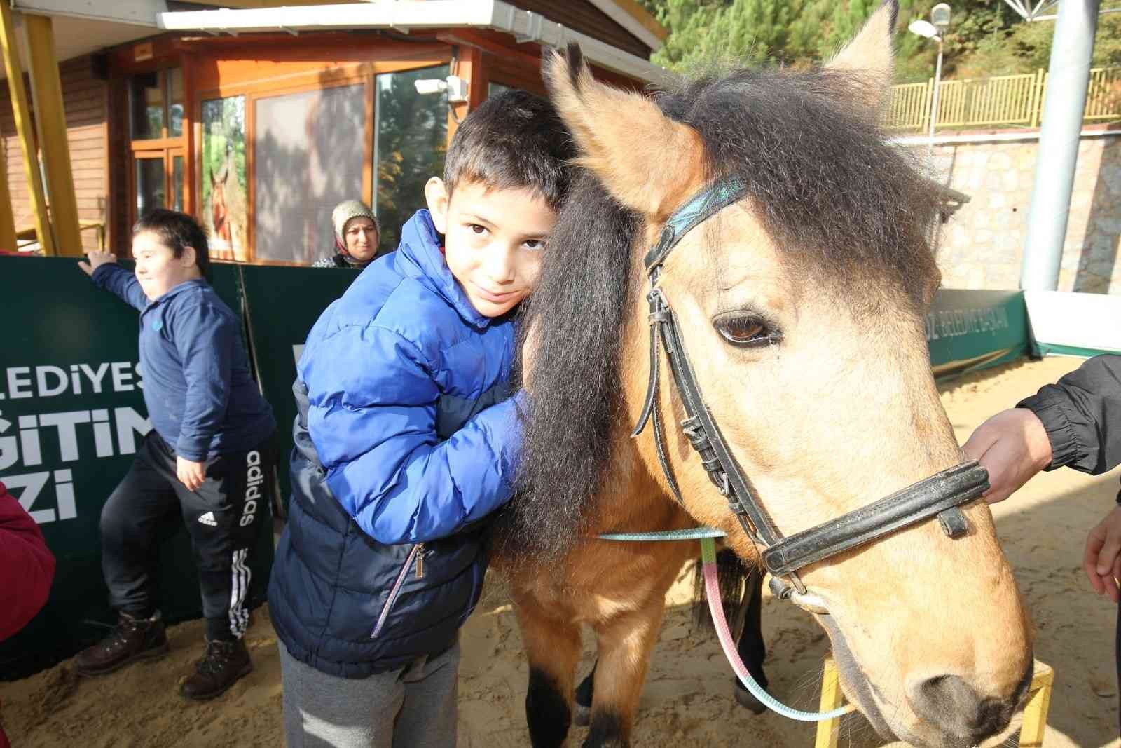 Atlı terapi eğitimleri Gebze’ye ödül getirdi #kocaeli