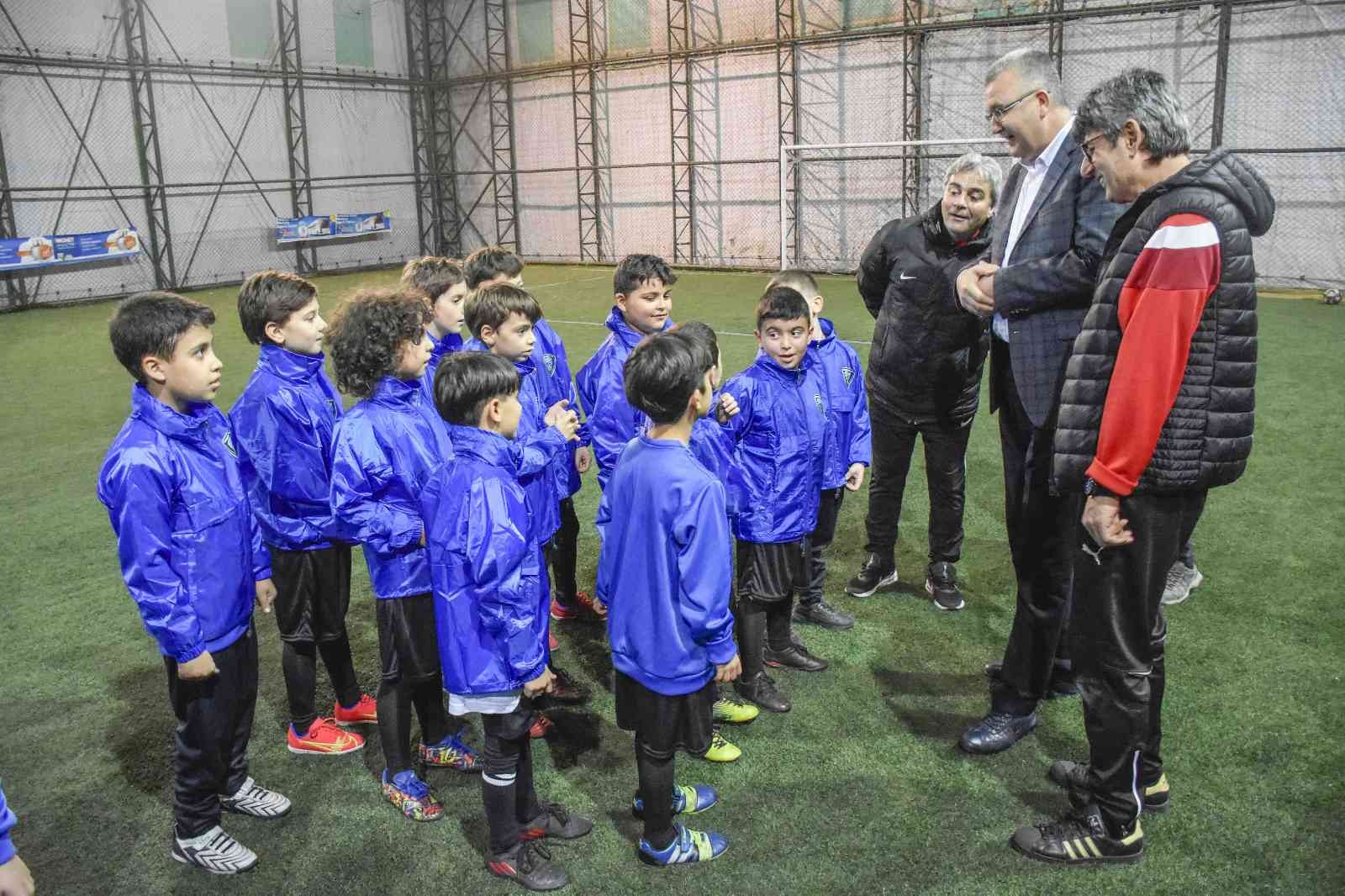 Başkan Özkan’dan altyapı sporcularına sürpriz ziyaret #bursa
