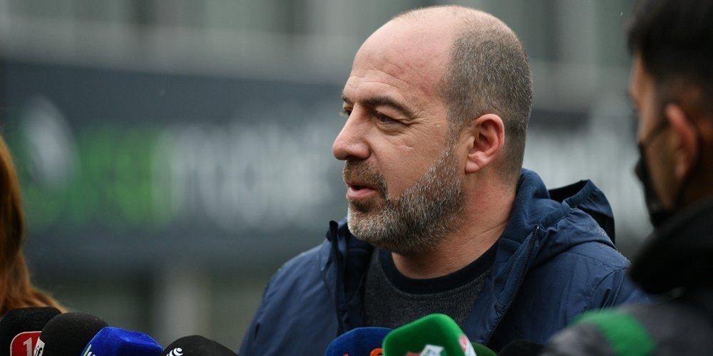 Deniz Kolgu: “Bursaspor’un bundan sonraki teknik direktörü 3 ya da 4 haftalık olamaz” #bursa