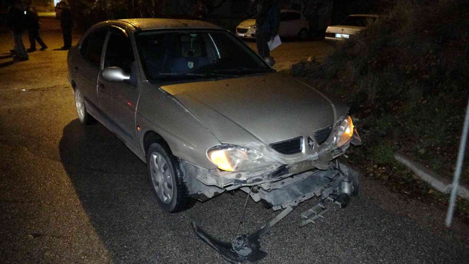 Isparta’da trafik kazası: 3 yaralı #isparta