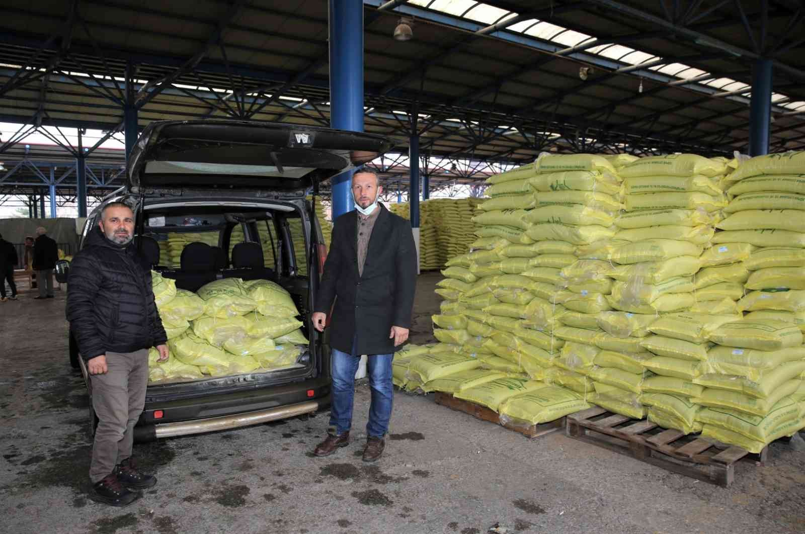 Büyükşehirden çiftçilere bin 500 ton gübre desteği #kocaeli