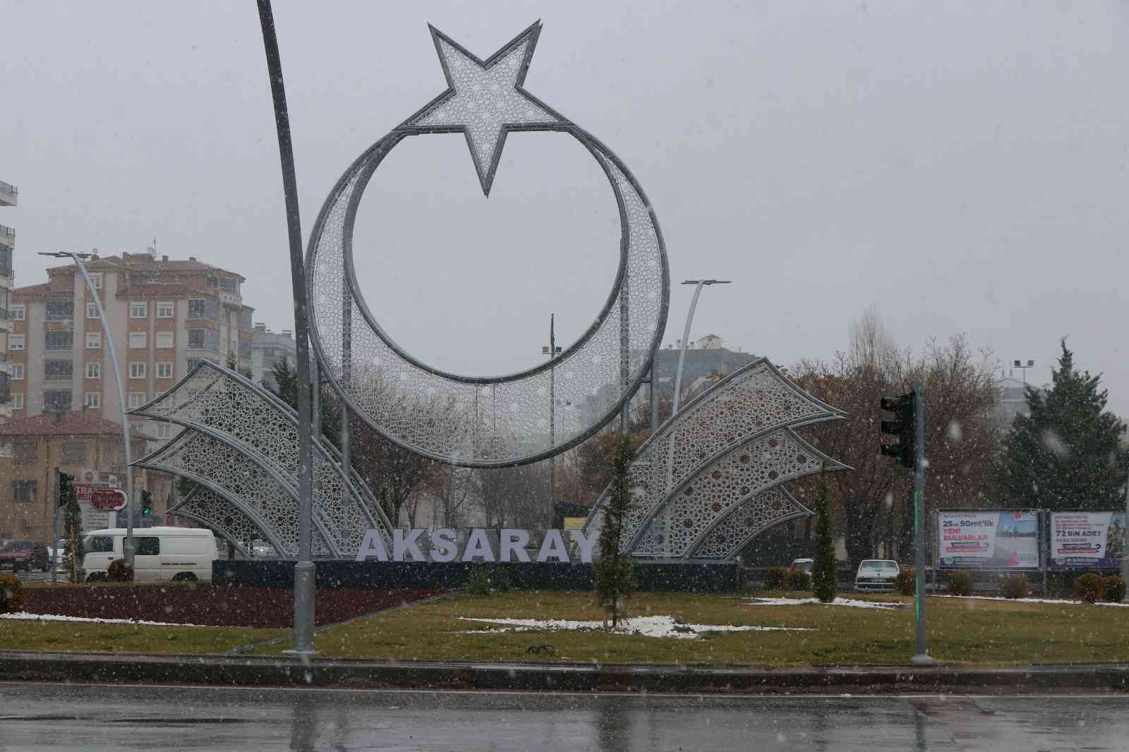 Aksaray’a mevsimin ilk karı yağdı #aksaray
